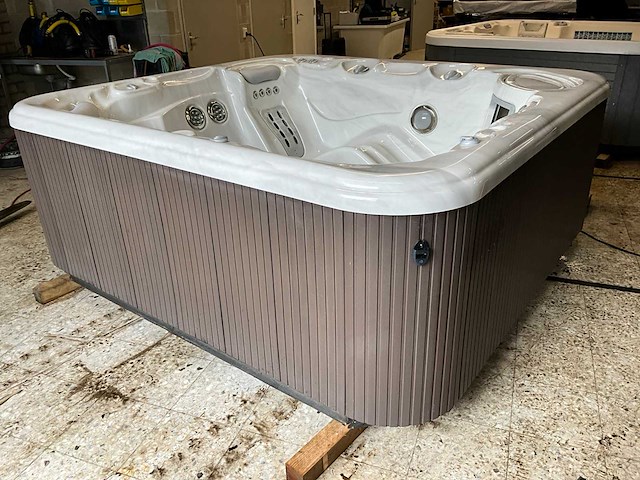 Hotspring portable spa jacuzzi - afbeelding 7 van  13