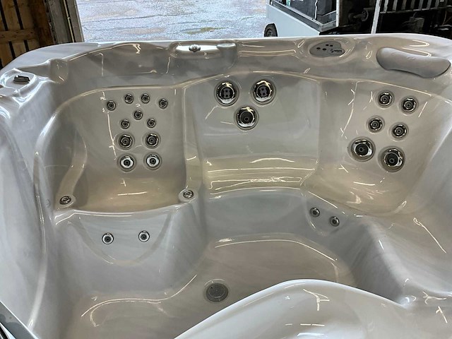 Hotspring portable spa jacuzzi - afbeelding 11 van  13