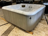 Hotspring portable spa jacuzzi - afbeelding 1 van  13