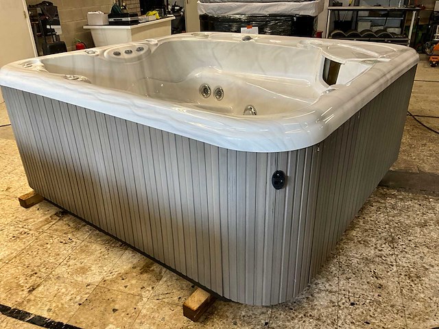 Hotspring portable spa jacuzzi - afbeelding 6 van  13
