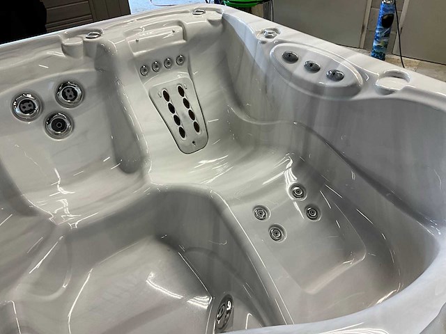 Hotspring portable spa jacuzzi - afbeelding 9 van  13