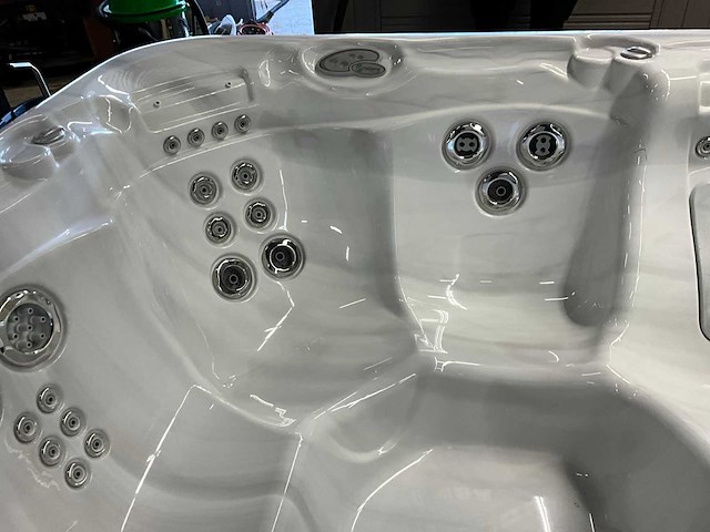 Hotspring portable spa jacuzzi - afbeelding 10 van  13