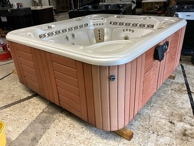 Hotspring portable spas iq2020 jacuzzi - afbeelding 1 van  17