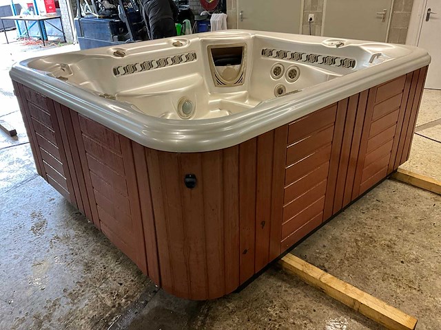 Hotspring portable spas iq2020 jacuzzi - afbeelding 11 van  17