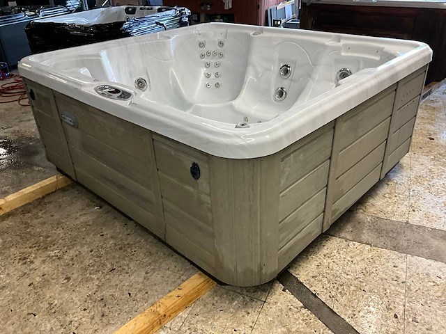 Hotspring portable spas jacuzzi - afbeelding 1 van  16