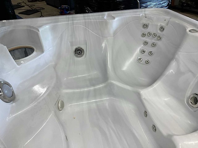 Hotspring portable spas jacuzzi - afbeelding 15 van  16