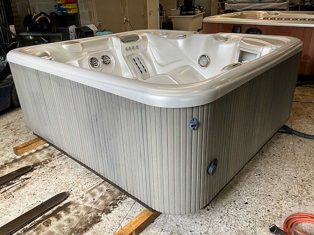 Hotspring portable spas jacuzzi - afbeelding 1 van  15