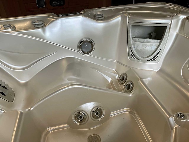 Hotspring portable spas jacuzzi - afbeelding 12 van  15