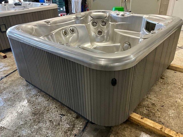 Hotsprings portable spas jacuzzi - afbeelding 10 van  16