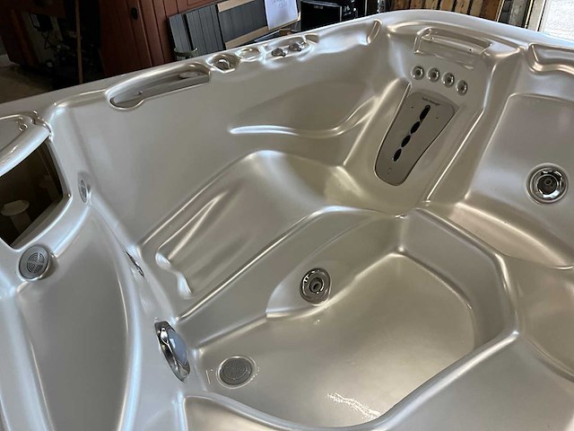 Hotsprings portable spas jacuzzi - afbeelding 8 van  13
