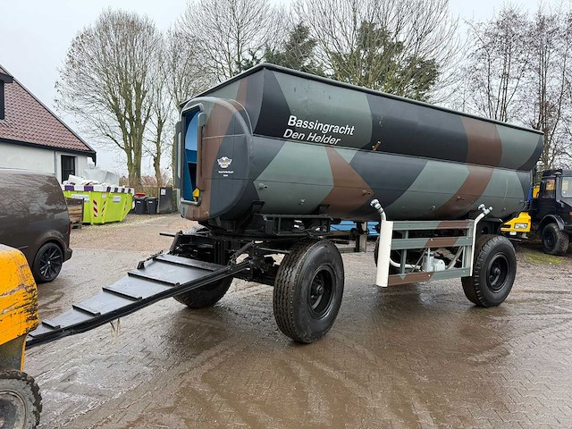 Hottub op aanhanger - uniek - hottub - afbeelding 1 van  7