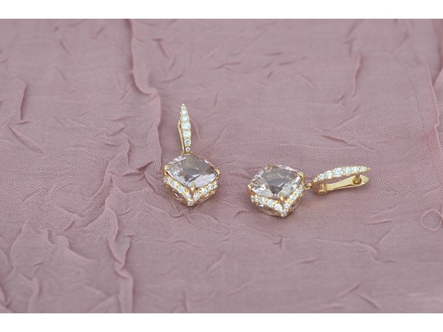 House of pertijs - rosegouden oorbellen met diamant en edelsteen - afbeelding 2 van  9