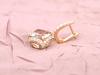 House of pertijs - rosegouden oorbellen met diamant en edelsteen - afbeelding 10 van  11