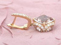 House of pertijs - rosegouden oorbellen met diamant en edelsteen - afbeelding 11 van  11