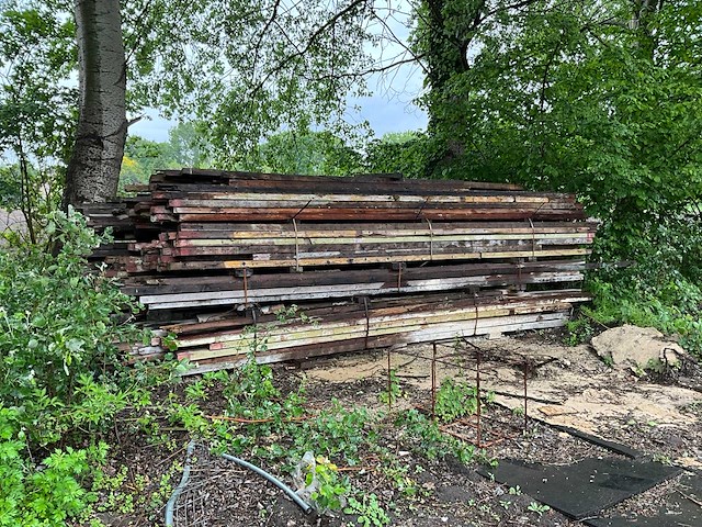 Hout balken - afbeelding 1 van  8