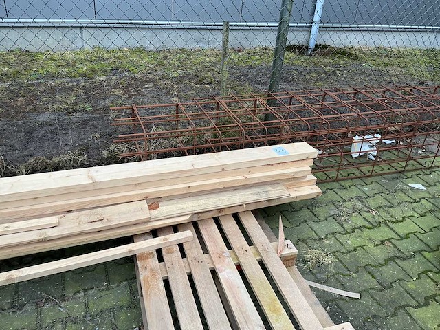 Hout en betonijzer - afbeelding 1 van  6