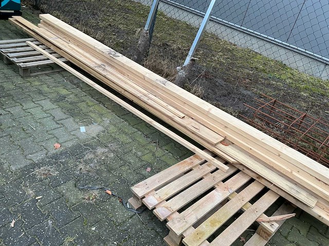 Hout en betonijzer - afbeelding 2 van  6