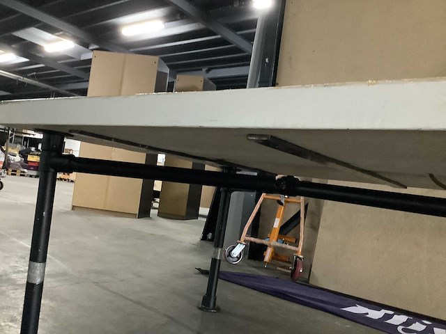 Hout vergadertafel - afbeelding 3 van  4