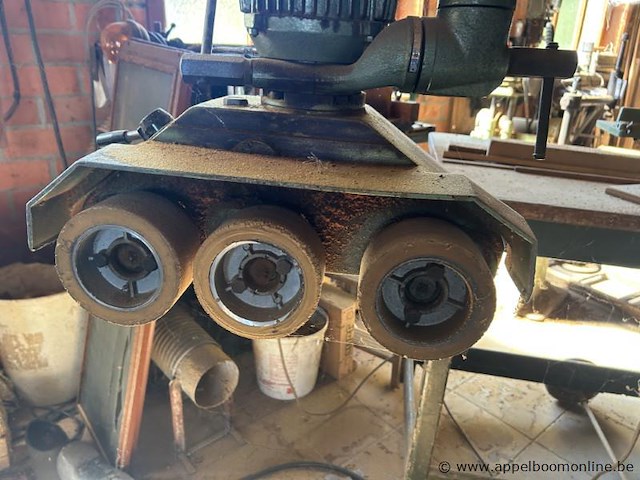 Houtbewerkingsmachine, type freesmachine, met geïntegreerd aanvoerapparaat - afbeelding 2 van  4