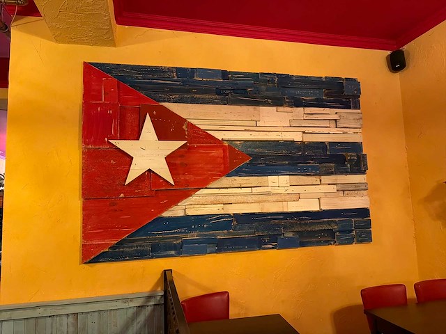 Houte kunstwerk (cubaanse vlag) - afbeelding 1 van  5