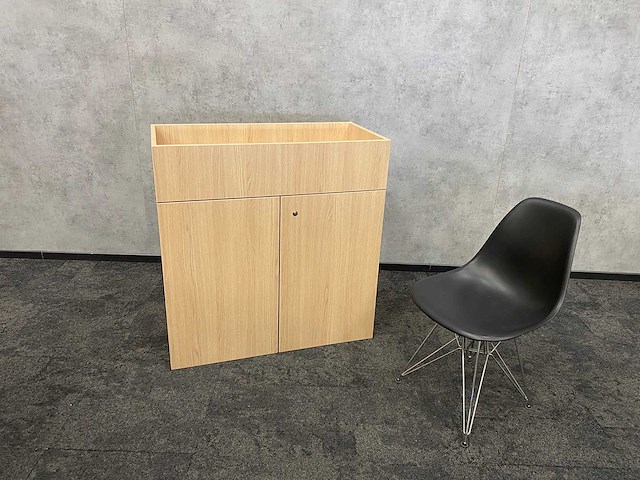 Houten 2-deurs kast met plantenbak - ongebruikt - afbeelding 4 van  10