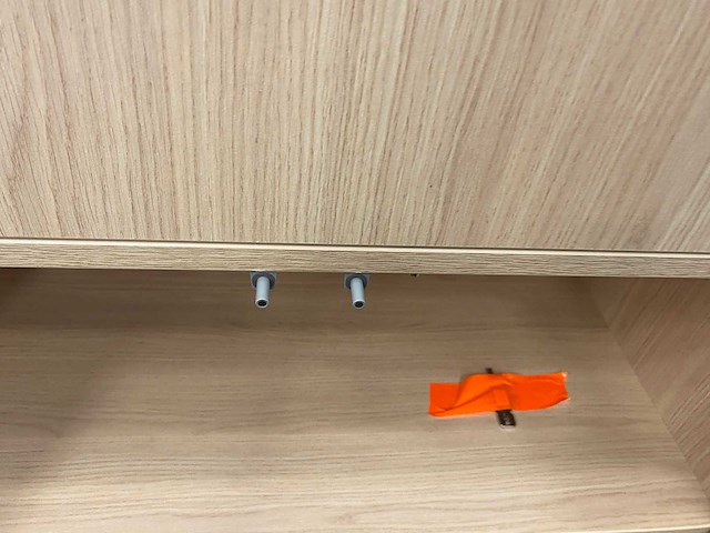 Houten 2-deurs kast met plantenbak - ongebruikt - afbeelding 9 van  10