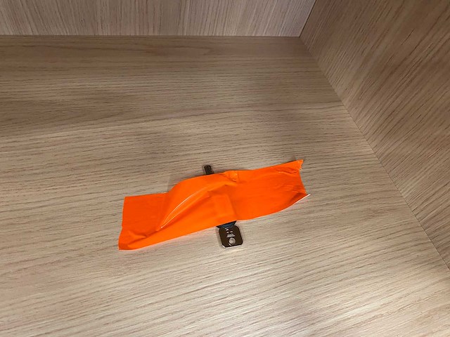 Houten 2-deurs kast met plantenbak - ongebruikt - afbeelding 10 van  10