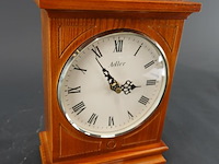 Houten adler tafelklok - afbeelding 1 van  5