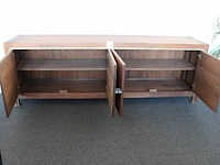 Houten archiefmeubel met vier deuren. afmeting 240 x 50 cm. hoogte 80 cm - afbeelding 3 van  3