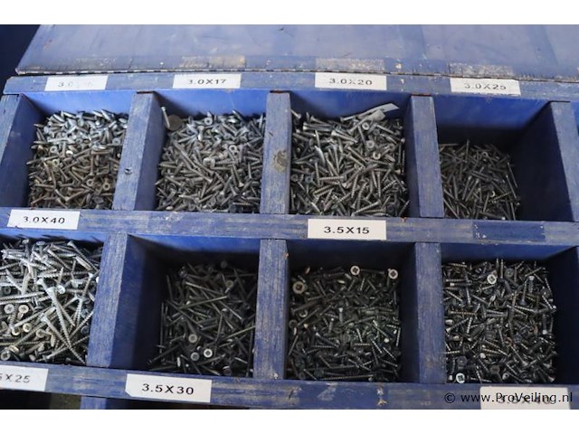 Houten assortimentskist incl. inhoud bestaande uit diverse schroeven - afbeelding 3 van  9