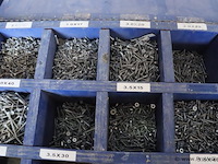Houten assortimentskist incl. inhoud bestaande uit diverse schroeven - afbeelding 3 van  9