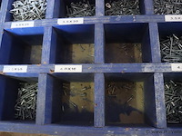 Houten assortimentskist incl. inhoud bestaande uit diverse schroeven - afbeelding 5 van  9