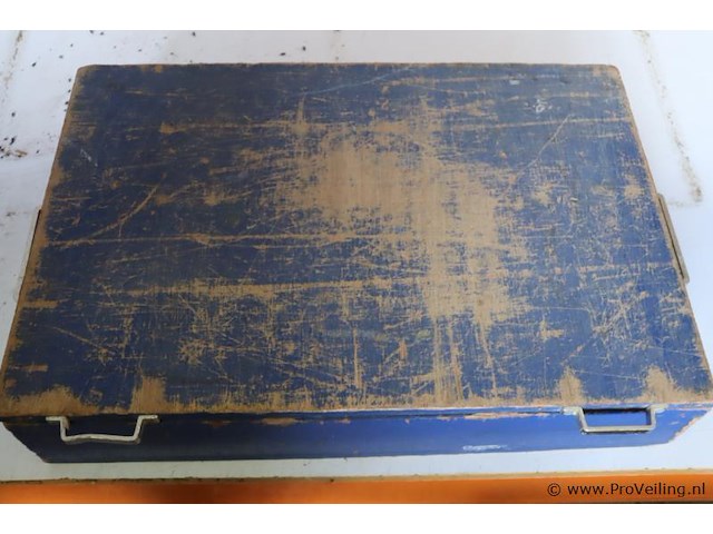 Houten assortimentskist incl. inhoud bestaande uit diverse schroeven - afbeelding 7 van  9