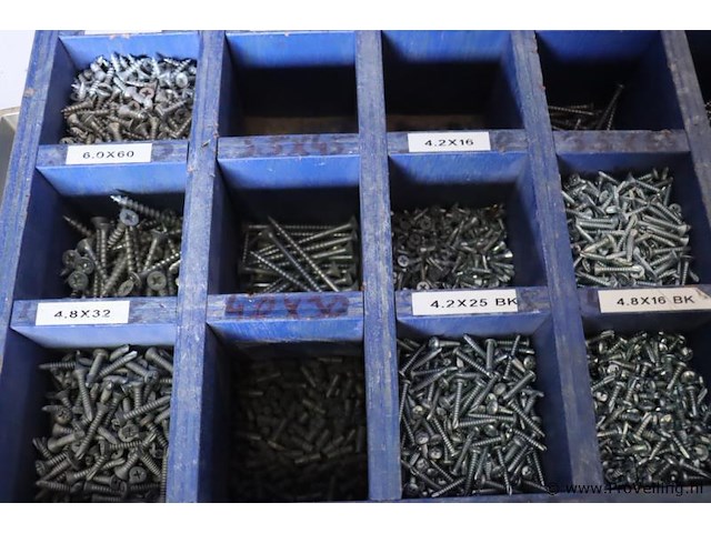 Houten assortimentskist incl. inhoud - afbeelding 6 van  8