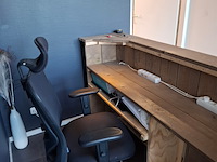 Houten balie met 1x bureaustoel - afbeelding 2 van  4