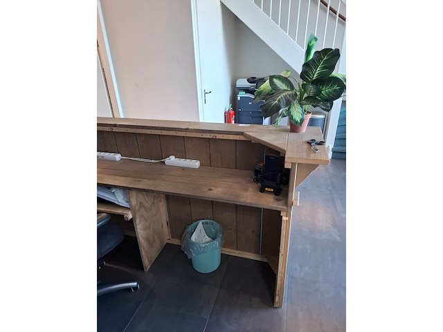 Houten balie met 1x bureaustoel - afbeelding 3 van  4