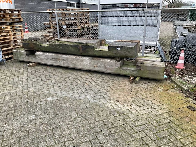 Houten balken (4x) - afbeelding 1 van  3