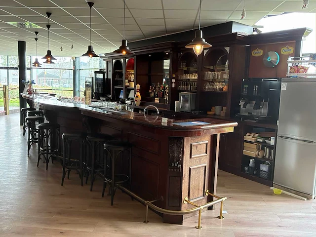 Houten bar met achterwand - afbeelding 1 van  8