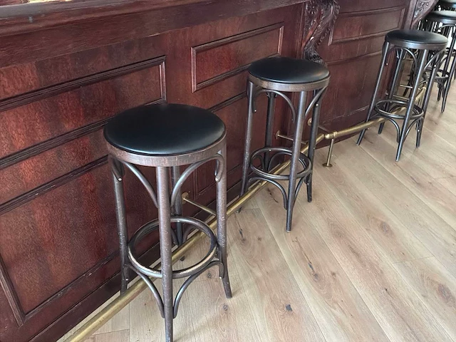 Houten bar met achterwand - afbeelding 3 van  8