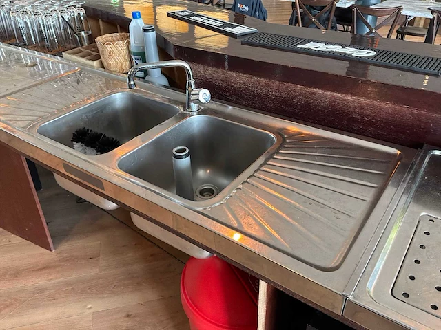 Houten bar met achterwand - afbeelding 4 van  8