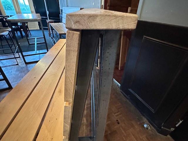 Houten barbank met stalen frame - afbeelding 7 van  7