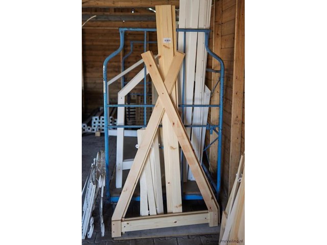 Houten bed - afbeelding 1 van  2