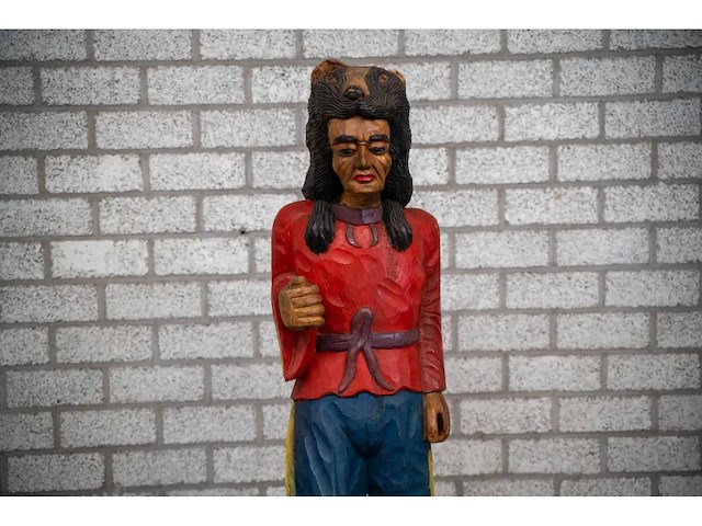 Houten beeld "native american" - afbeelding 3 van  6