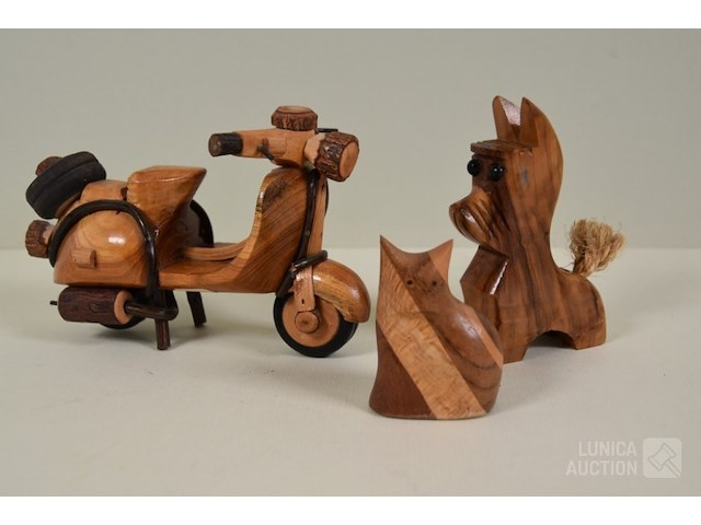 Houten beelden - afbeelding 1 van  6