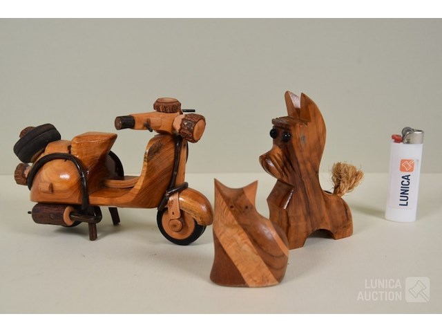 Houten beelden - afbeelding 2 van  6