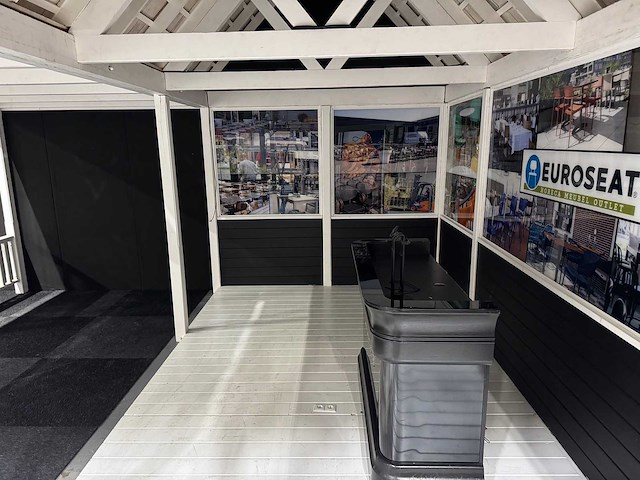 Houten beursstand - afbeelding 4 van  22