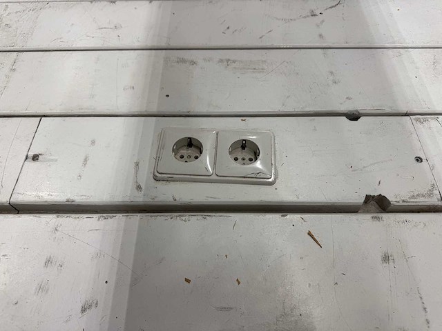 Houten beursstand - afbeelding 14 van  22