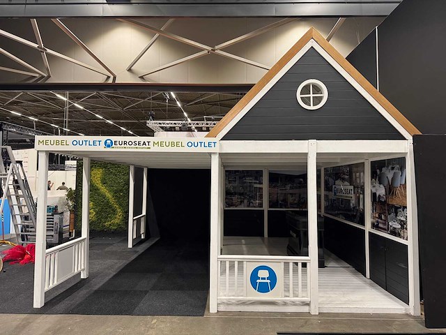 Houten beursstand - afbeelding 12 van  22