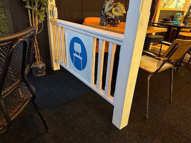 Houten beursstand - afbeelding 19 van  22