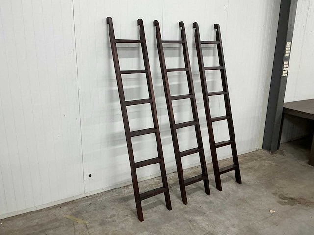 Houten boekenkast trap 208x38,5cm (1x) - afbeelding 3 van  4